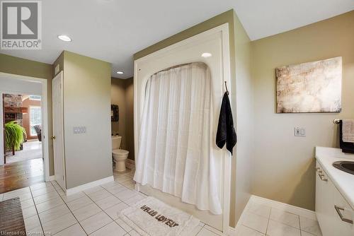 53 Harrison Road, Caledonia, ON - Indoor Photo Showing Kitchen