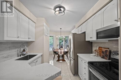 60 Bowler Street, Aurora (Bayview Wellington), ON - Indoor Photo Showing Kitchen