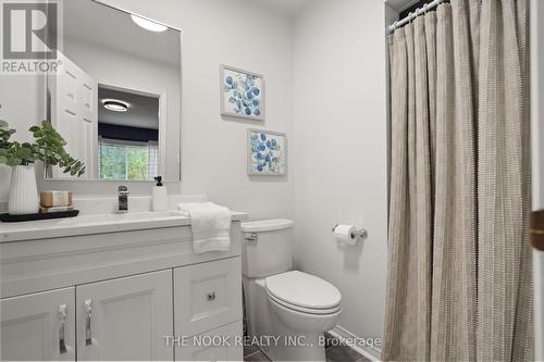 60 Bowler Street, Aurora (Bayview Wellington), ON - Indoor Photo Showing Bathroom