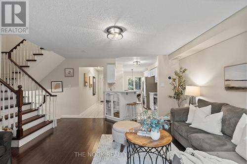 60 Bowler Street, Aurora (Bayview Wellington), ON - Indoor Photo Showing Living Room