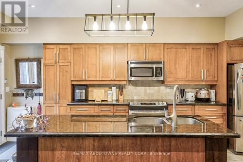 23 Omega Street, Markham, ON - Indoor Photo Showing Kitchen