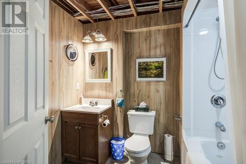 20 Faith Boulevard, St. Thomas, ON - Indoor Photo Showing Bathroom