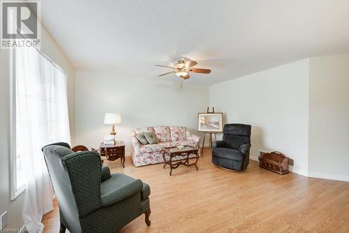 20 Faith Boulevard, St. Thomas, ON - Indoor Photo Showing Living Room