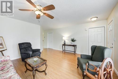 20 Faith Boulevard, St. Thomas, ON - Indoor Photo Showing Living Room