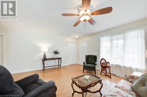 20 Faith Boulevard, St. Thomas, ON - Indoor Photo Showing Living Room