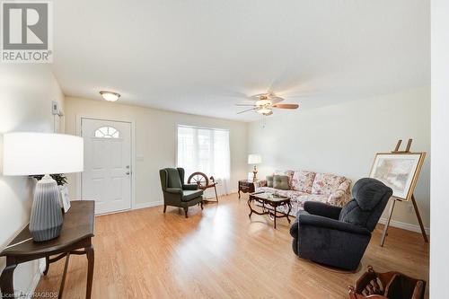 20 Faith Boulevard, St. Thomas, ON - Indoor Photo Showing Living Room