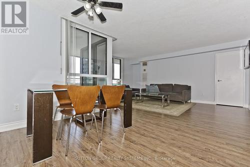 #915 - 1320 Mississauga Valley Boulevard, Mississauga, ON - Indoor Photo Showing Dining Room