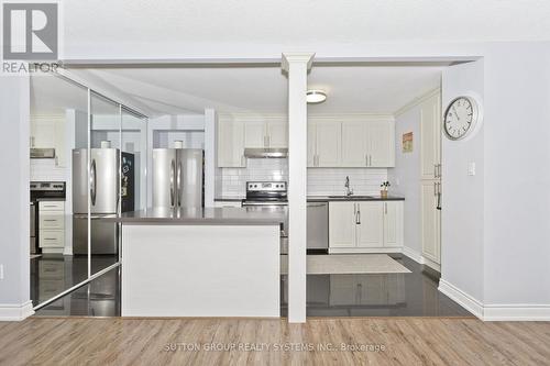 #915 - 1320 Mississauga Valley Boulevard, Mississauga, ON - Indoor Photo Showing Kitchen With Stainless Steel Kitchen