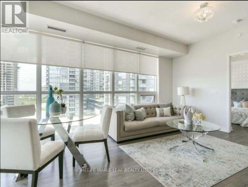 1002 - 4011 Brickstone Mews, Mississauga, ON - Indoor Photo Showing Living Room