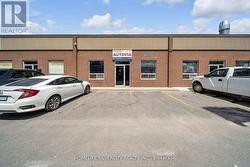 18 - 7517 BREN ROAD  Mississauga, ON L4T 3V4