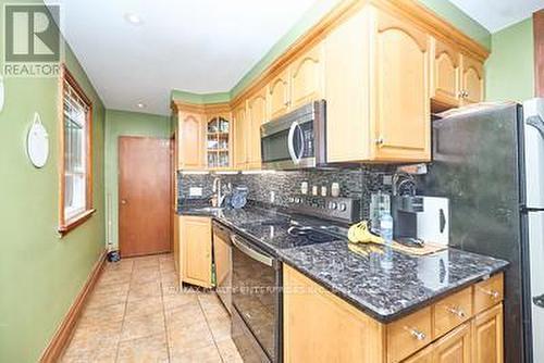 10905 Sodom Road W, Niagara Falls, ON - Indoor Photo Showing Kitchen