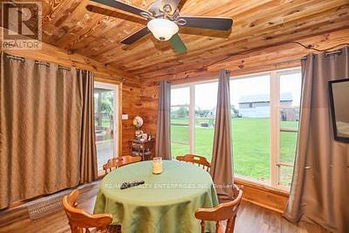 10905 Sodom Road W, Niagara Falls, ON - Indoor Photo Showing Dining Room