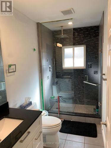 86 Shadyside Avenue, Hamilton, ON - Indoor Photo Showing Bathroom