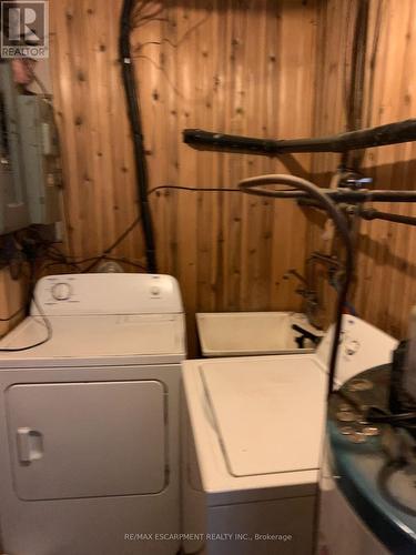 86 Shadyside Avenue, Hamilton, ON - Indoor Photo Showing Laundry Room