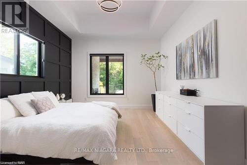 15 Fedorkow Lane, Niagara-On-The-Lake, ON - Indoor Photo Showing Bedroom