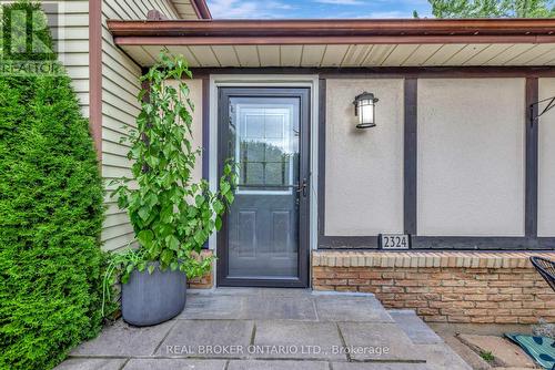 2324 Coldstream Drive, Burlington, ON - Outdoor