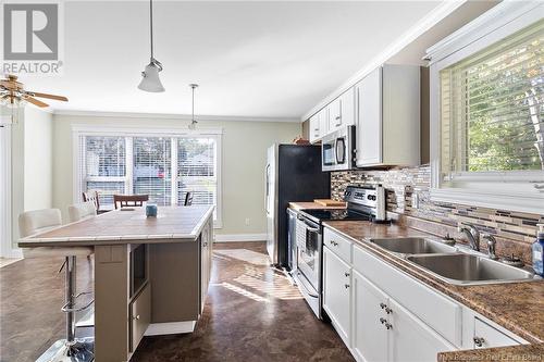 38 Summit Drive, Minto, NB - Indoor Photo Showing Kitchen With Double Sink