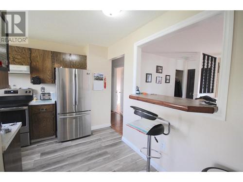 1828 108 Avenue, Dawson Creek, BC - Indoor Photo Showing Kitchen