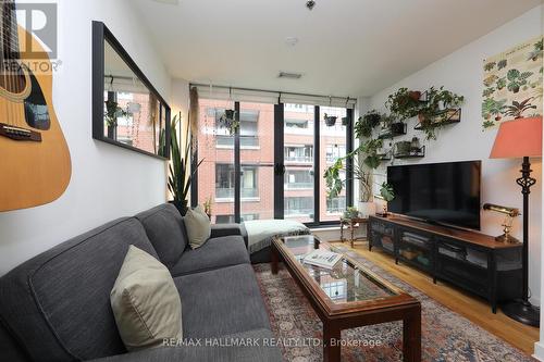 408 - 8 Dovercourt Road, Toronto, ON - Indoor Photo Showing Living Room