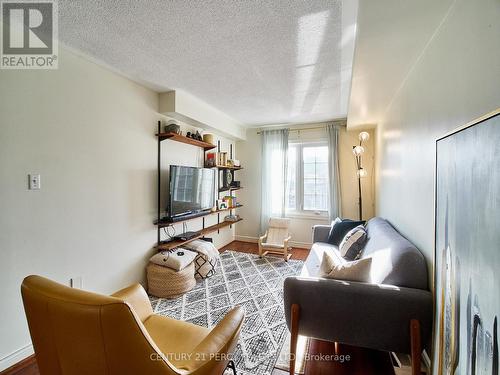 6 Smales Drive, Ajax, ON - Indoor Photo Showing Living Room