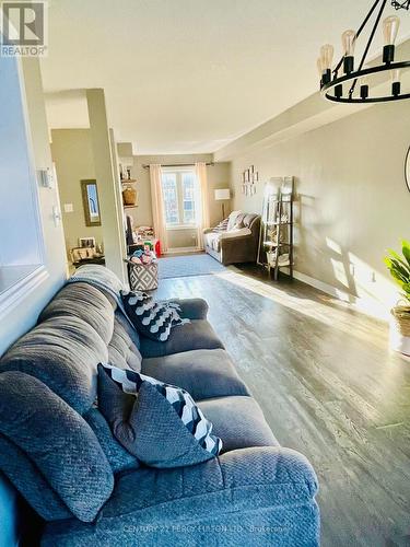 6 Smales Drive, Ajax, ON - Indoor Photo Showing Living Room