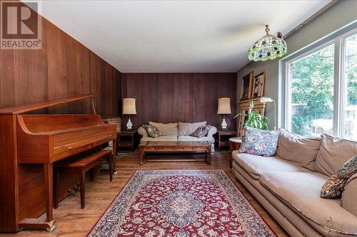 201 Birkdale Road, Toronto, ON - Indoor Photo Showing Living Room