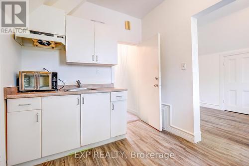 853 Simcoe Street S, Oshawa, ON - Indoor Photo Showing Kitchen