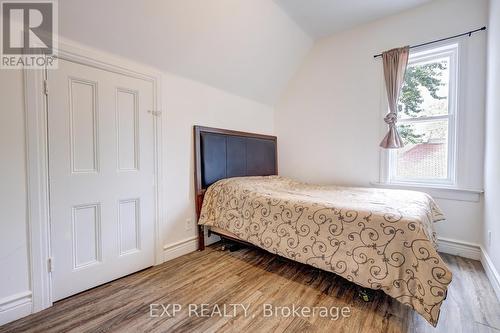 853 Simcoe Street S, Oshawa, ON - Indoor Photo Showing Bedroom