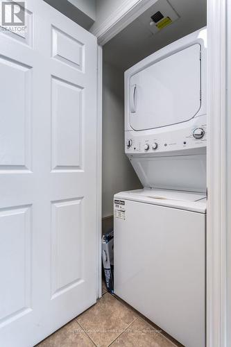 906 - 2391 Central Park Drive, Oakville, ON - Indoor Photo Showing Laundry Room