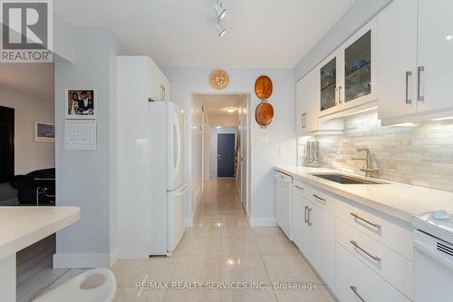 13 Barrington Crescent, Brampton, ON - Indoor Photo Showing Kitchen