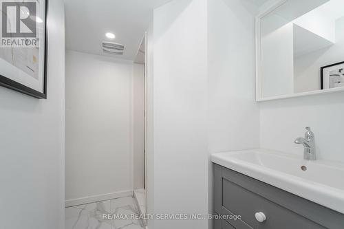 13 Barrington Crescent, Brampton, ON - Indoor Photo Showing Bathroom