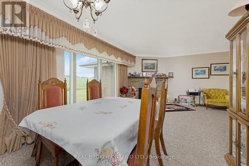 9110 Tenth Line, Halton Hills, ON - Indoor Photo Showing Dining Room