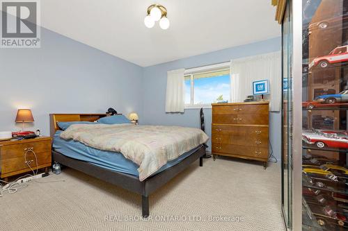 9110 Tenth Line, Halton Hills, ON - Indoor Photo Showing Bedroom