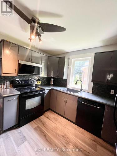 89 Washington Street, Brant, ON - Indoor Photo Showing Kitchen