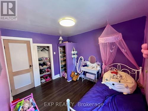 89 Washington Street, Brant, ON - Indoor Photo Showing Bedroom