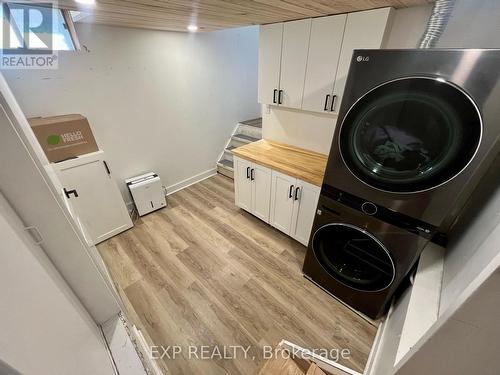 89 Washington Street, Brant, ON - Indoor Photo Showing Laundry Room