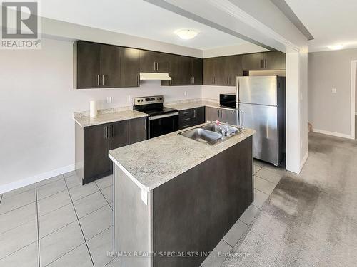 2 - 740 Linden Drive N, Cambridge, ON - Indoor Photo Showing Kitchen With Double Sink