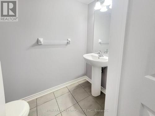 2 - 740 Linden Drive N, Cambridge, ON - Indoor Photo Showing Bathroom