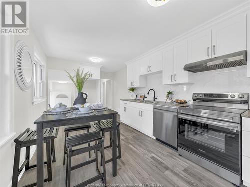 2485 Dominion Boulevard, Windsor, ON - Indoor Photo Showing Kitchen