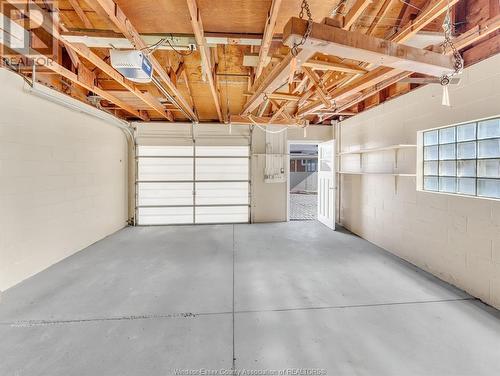 2485 Dominion Boulevard, Windsor, ON - Indoor Photo Showing Garage