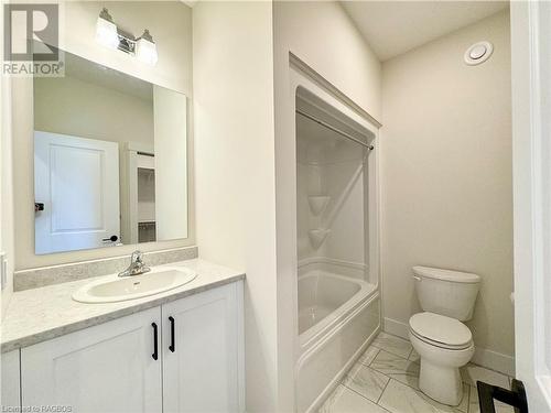 4pc main bath - 11 Nyah Court, Tiverton, ON - Indoor Photo Showing Bathroom