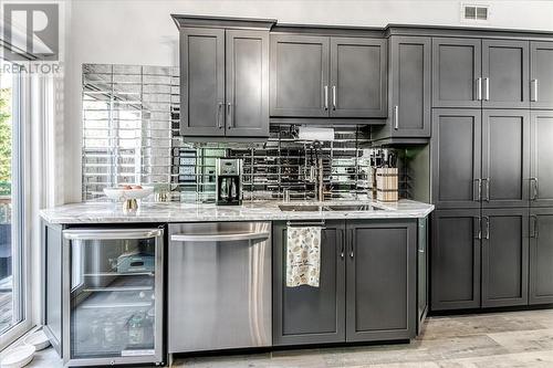 178 Eclipse Court, Sudbury, ON - Indoor Photo Showing Kitchen With Upgraded Kitchen