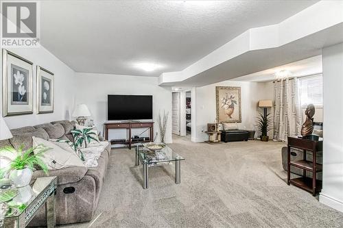 178 Eclipse Court, Sudbury, ON - Indoor Photo Showing Living Room