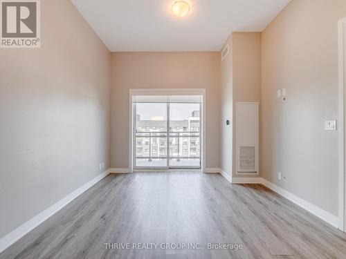 Living Room - 632 - 102 Grovewood Common, Oakville, ON - Indoor Photo Showing Other Room