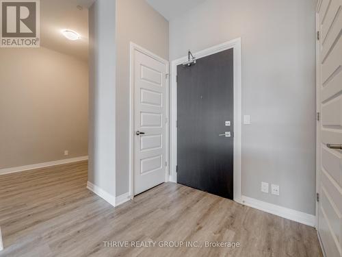 Spacious Foyer - 632 - 102 Grovewood Common, Oakville, ON - Indoor Photo Showing Other Room