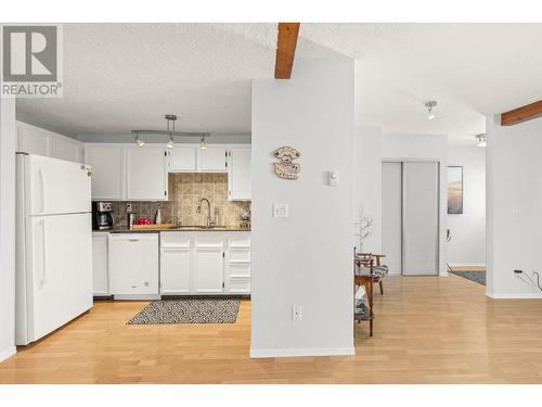 1481 Inkar Road Unit# 12, Kelowna, BC - Indoor Photo Showing Kitchen