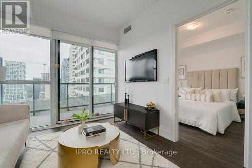 1205 - 11 Lillian Street, Toronto, ON - Indoor Photo Showing Bedroom