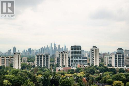 1205 - 11 Lillian Street, Toronto, ON - Outdoor With View