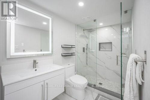 1305 Consort Crescent, Burlington, ON - Indoor Photo Showing Bathroom