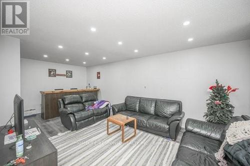 1305 Consort Crescent, Burlington, ON - Indoor